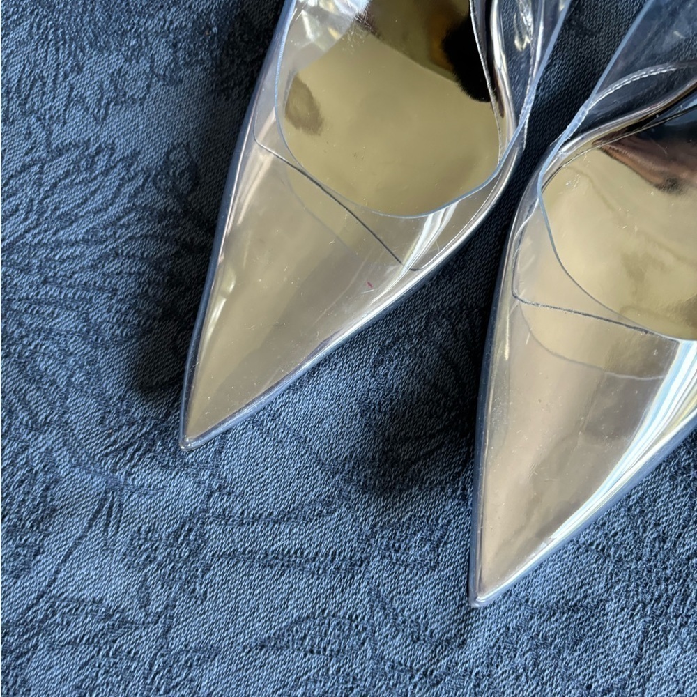 Cinder-F*cking-rella good American silver/clear pumps - Picture 7 of 8
